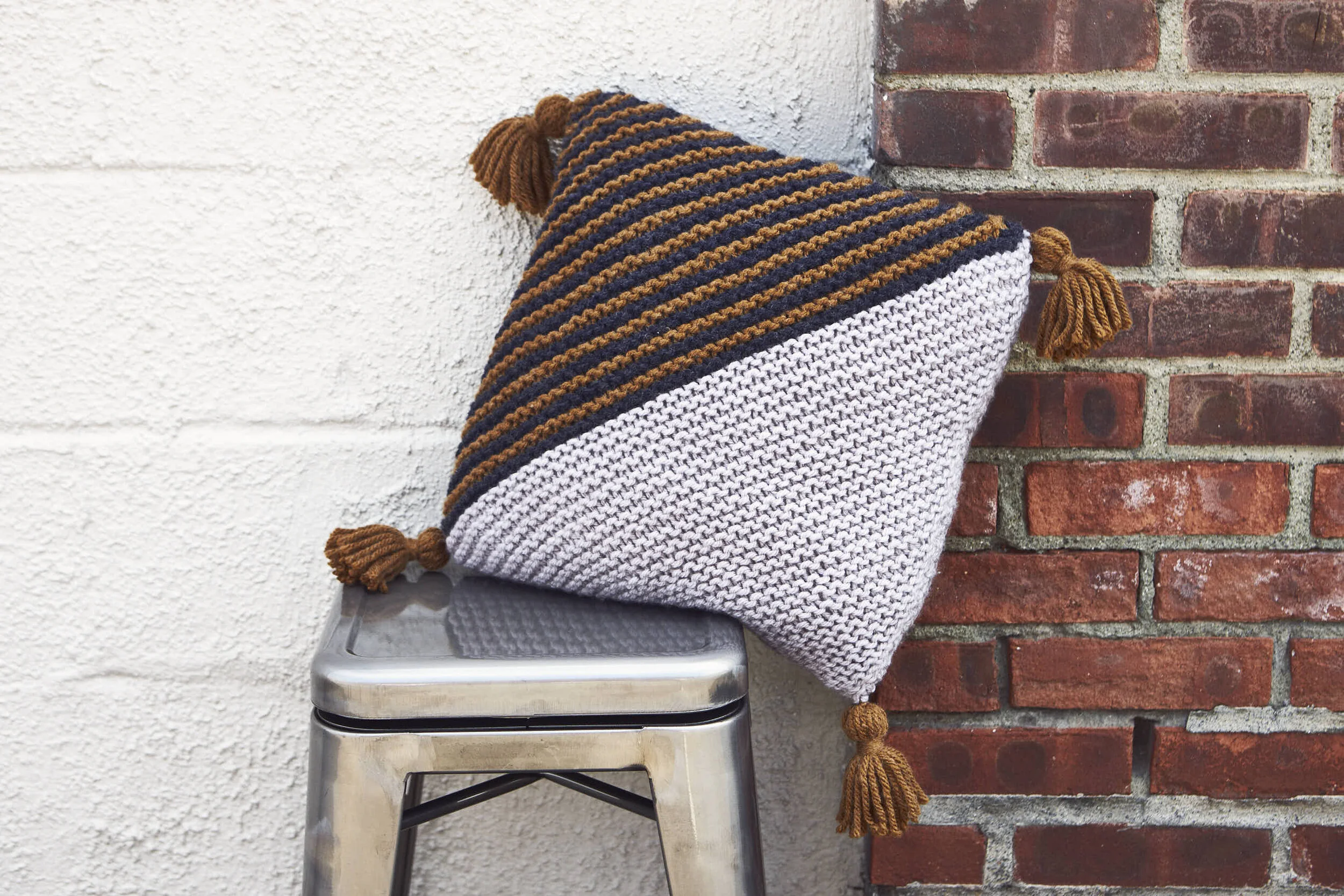 Knit throw top pillow pattern
